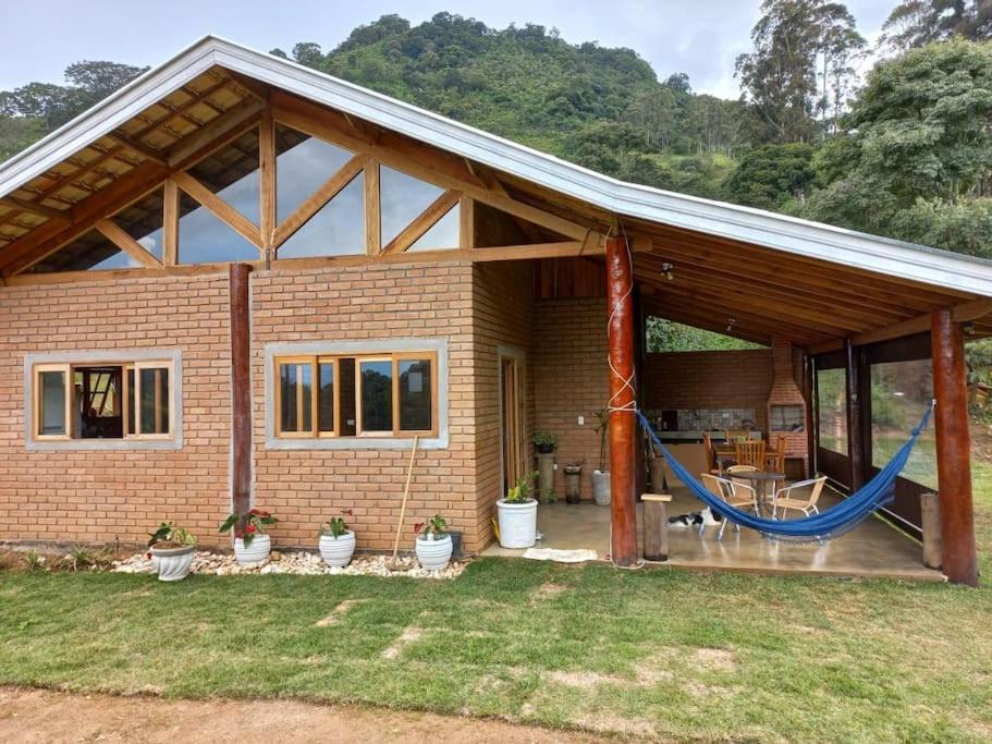 Chale Araucaria- Vale Das Pedras Mg Sapucaí-Mirim Buitenkant foto