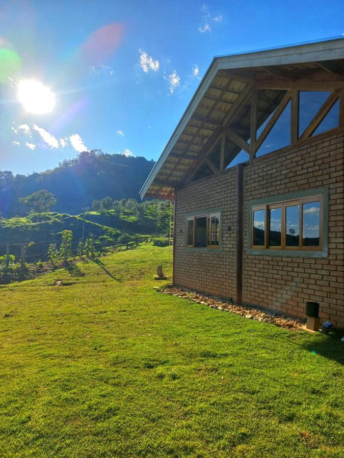Chale Araucaria- Vale Das Pedras Mg Sapucaí-Mirim Buitenkant foto