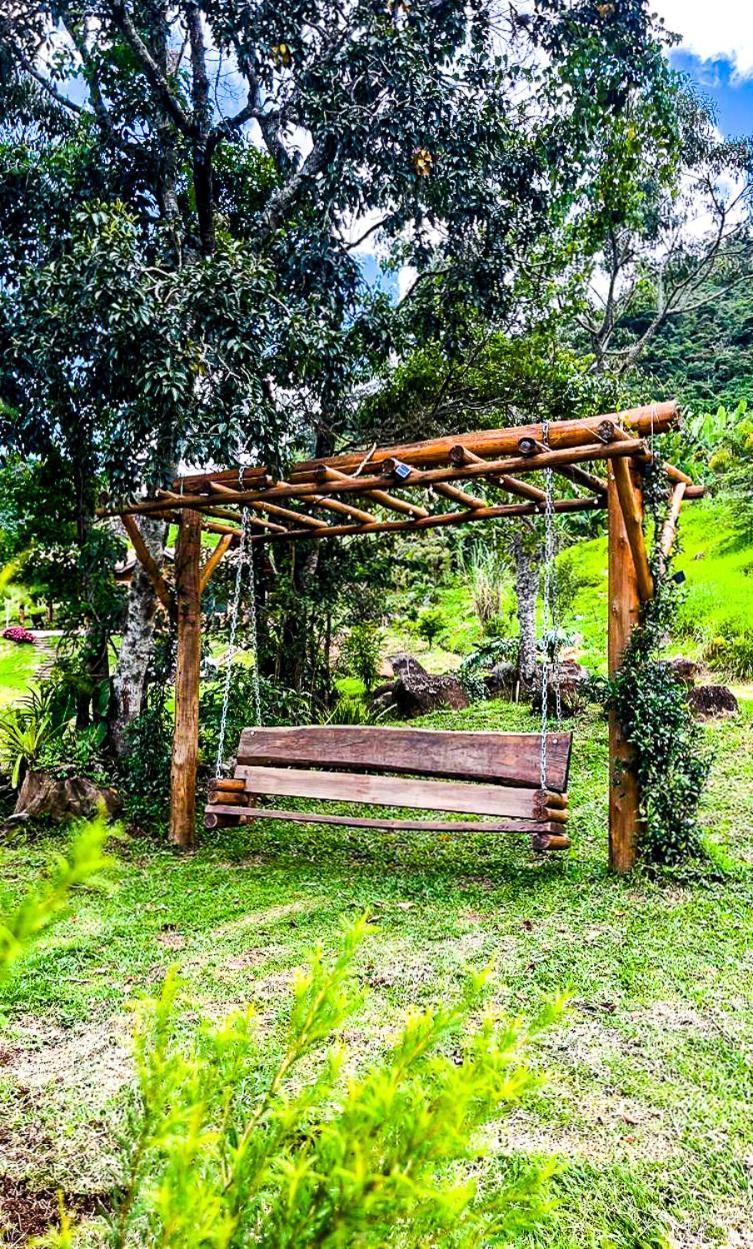Chale Araucaria- Vale Das Pedras Mg Sapucaí-Mirim Buitenkant foto